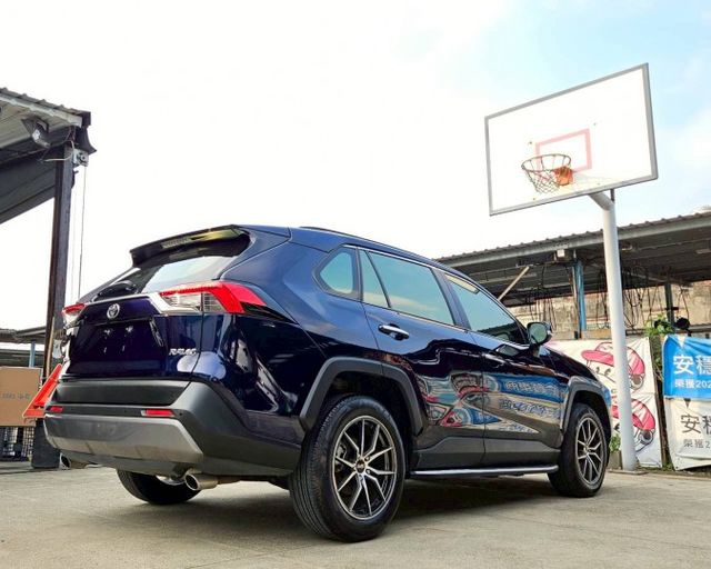 旗艦款  360環景 電子後視鏡 車頂架 雙前座電動座椅 電動尾門 TTS2.0 LED大燈 日行燈 KEYLESS  第7張相片