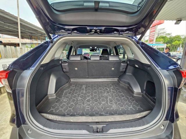 旗艦款  360環景 電子後視鏡 車頂架 雙前座電動座椅 電動尾門 TTS2.0 LED大燈 日行燈 KEYLESS  第12張相片