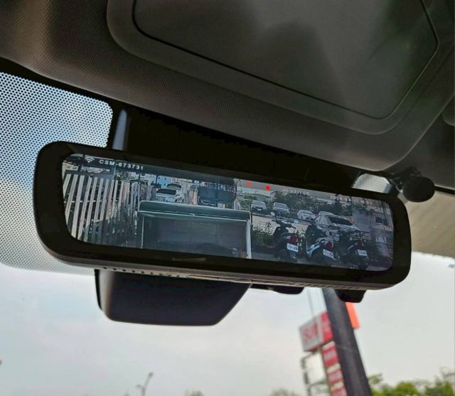 旗艦款  360環景 電子後視鏡 車頂架 雙前座電動座椅 電動尾門 TTS2.0 LED大燈 日行燈 KEYLESS  第15張相片