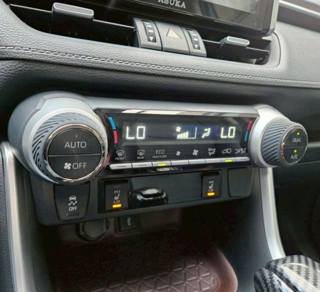 旗艦款  360環景 電子後視鏡 車頂架 雙前座電動座椅 電動尾門 TTS2.0 LED大燈 日行燈 KEYLESS  第16張相片