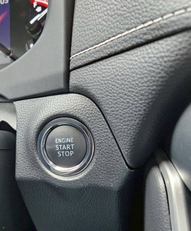 旗艦款  360環景 電子後視鏡 車頂架 雙前座電動座椅 電動尾門 TTS2.0 LED大燈 日行燈 KEYLESS  第18張相片