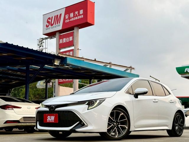 旗艦版 白黑雙色 HUD抬顯 換檔撥片 分區溫控 ACC跟車 盲點偵測 AEB緊急煞停 LED頭燈 中控螢幕 雙前電熱椅  第1張相片