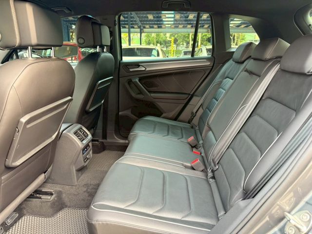 20年式 380TSI R-Line 原廠保養紀錄 智慧四驅 HUD 電動尾門 ACC 盲點 環景 三區溫控 車道置中  第7張相片