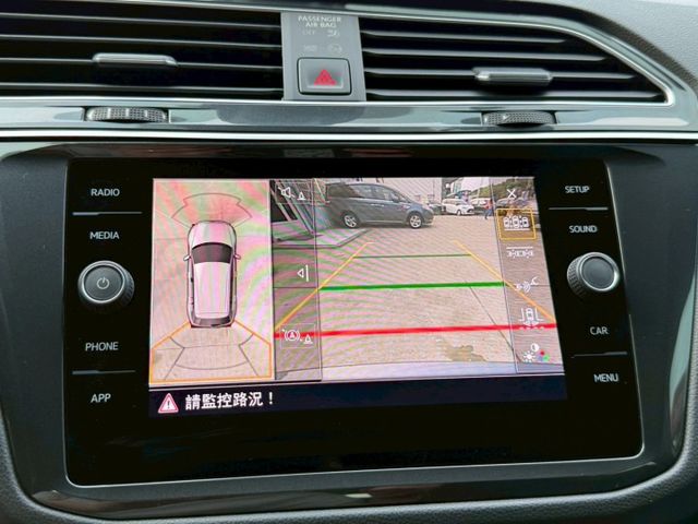 20年式 380TSI R-Line 原廠保養紀錄 智慧四驅 HUD 電動尾門 ACC 盲點 環景 三區溫控 車道置中  第13張相片