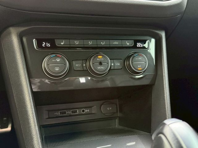 20年式 380TSI R-Line 原廠保養紀錄 智慧四驅 HUD 電動尾門 ACC 盲點 環景 三區溫控 車道置中  第15張相片