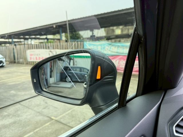 20年式 380TSI R-Line 原廠保養紀錄 智慧四驅 HUD 電動尾門 ACC 盲點 環景 三區溫控 車道置中  第16張相片