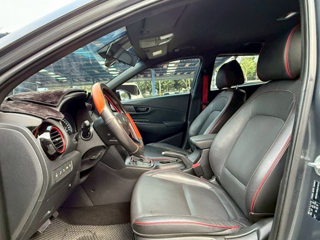 1.6t 4WD極致型 原廠保養紀錄 車頂置放架 盲點 抬頭顯示器 九成新米其林輪胎 無線CarPlay 車道維持輔助  第7張相片