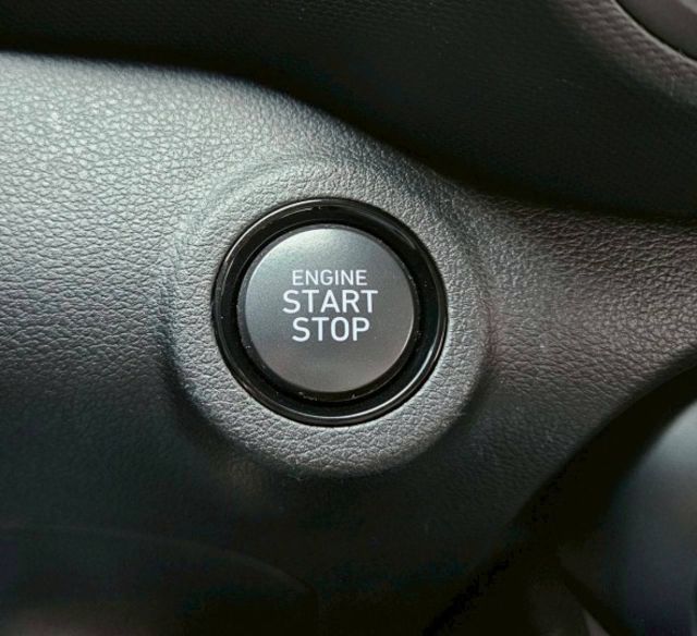 GLB款 藍白雙色 原廠保養紀錄 升級環景系統 盲點偵測 恆溫空調 定速巡航 免鑰匙摸門解鎖 CarPlay 電子後視鏡  第15張相片