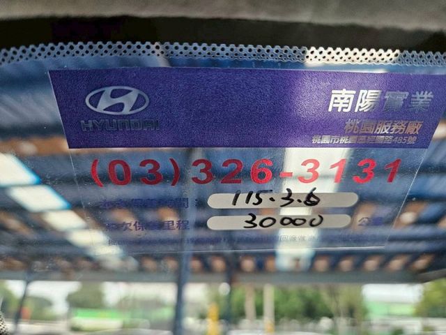 GLB款 藍白雙色 原廠保養紀錄 升級環景系統 盲點偵測 恆溫空調 定速巡航 免鑰匙摸門解鎖 CarPlay 電子後視鏡  第20張相片