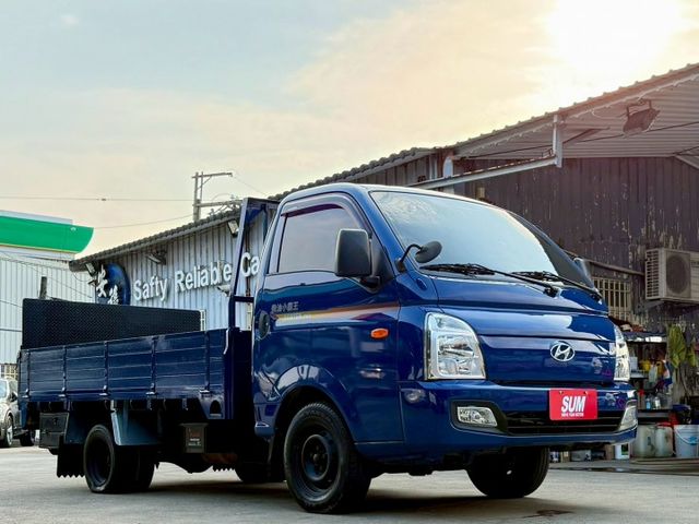 自排小霸王 最高載重3.325噸 低里程 僅跑5萬多公里 電動升降尾門 安卓機影音 導航系統 藍芽音樂  第2張相片