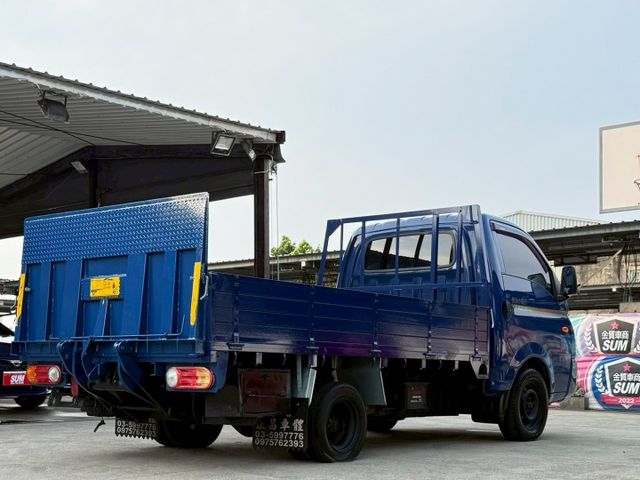 自排小霸王 最高載重3.325噸 低里程 僅跑5萬多公里 電動升降尾門 安卓機影音 導航系統 藍芽音樂  第4張相片