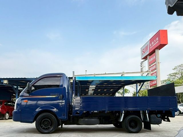 自排小霸王 最高載重3.325噸 低里程 僅跑5萬多公里 電動升降尾門 安卓機影音 導航系統 藍芽音樂  第5張相片