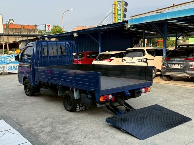 自排小霸王 最高載重3.325噸 低里程 僅跑5萬多公里 電動升降尾門 安卓機影音 導航系統 藍芽音樂  第11張相片