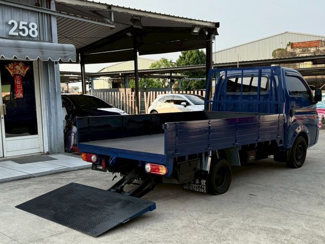 自排小霸王 最高載重3.325噸 低里程 僅跑5萬多公里 電動升降尾門 安卓機影音 導航系統 藍芽音樂  第12張相片