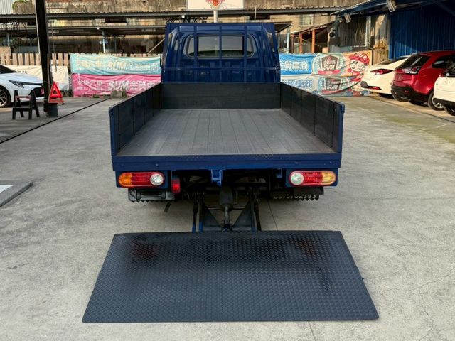 自排小霸王 最高載重3.325噸 低里程 僅跑5萬多公里 電動升降尾門 安卓機影音 導航系統 藍芽音樂  第13張相片