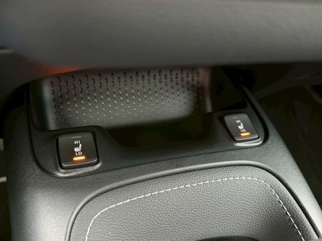 僅跑5千公里 原廠保固中 小改款 12.3吋數位儀錶 TSS3.0輔助駕駛 9吋觸控影音 環景系統 無線CarPlay  第13張相片