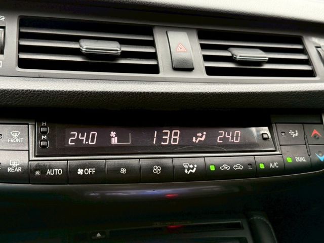 菁英版 平均油耗可達23.3km/ltr 大電池已更換 F-SPORT套件 記憶電動椅 定速巡航 倒車顯影 分區溫控  第15張相片