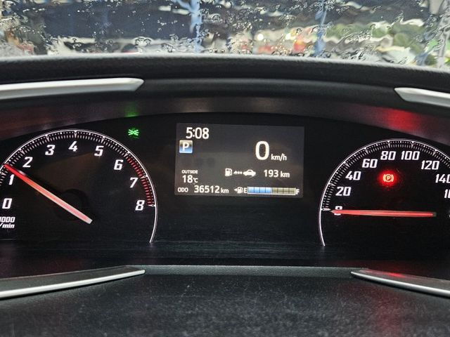 僅跑3萬多公里 免鑰匙摸門解鎖啟動 VSC車輛穩定控制系統 AEB緊急煞車系統 LED日行燈 6SRS 車道偏離警示  第13張相片