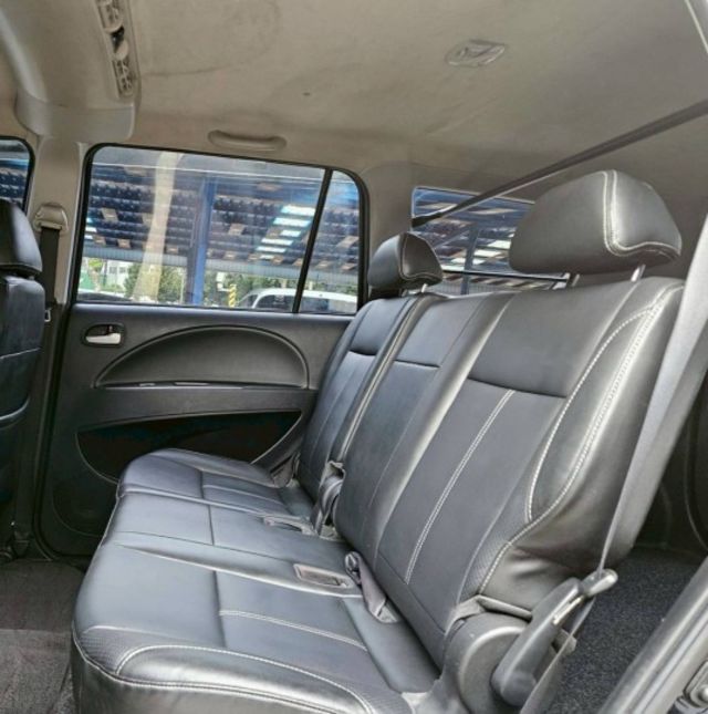 旗艦型 數位液晶儀表板 定速巡航 後座出風口 車頂行李架 ECO節能模式 自動光感感應頭燈 16吋鋁圈  第8張相片