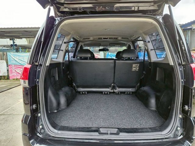 旗艦型 數位液晶儀表板 定速巡航 後座出風口 車頂行李架 ECO節能模式 自動光感感應頭燈 16吋鋁圈  第10張相片