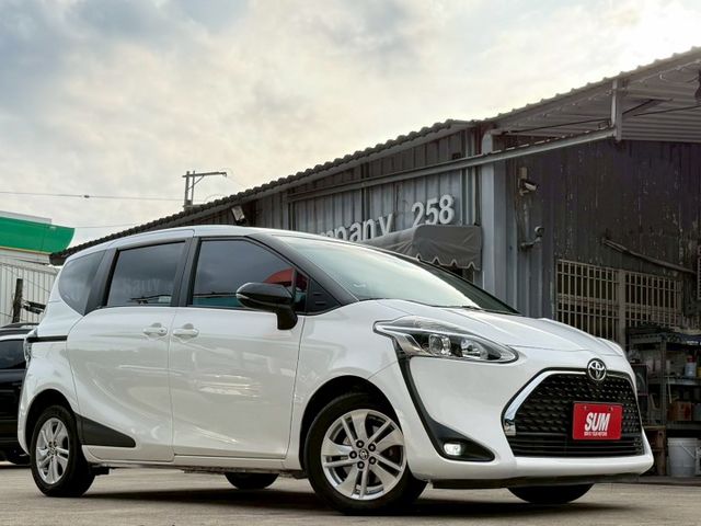 七人座 豪華+ 原廠保養紀錄 定速巡航 雙電動側滑門 車道偏移警示 AEB緊急煞停 恆溫空調 後座出風口 LED日行燈  第2張相片