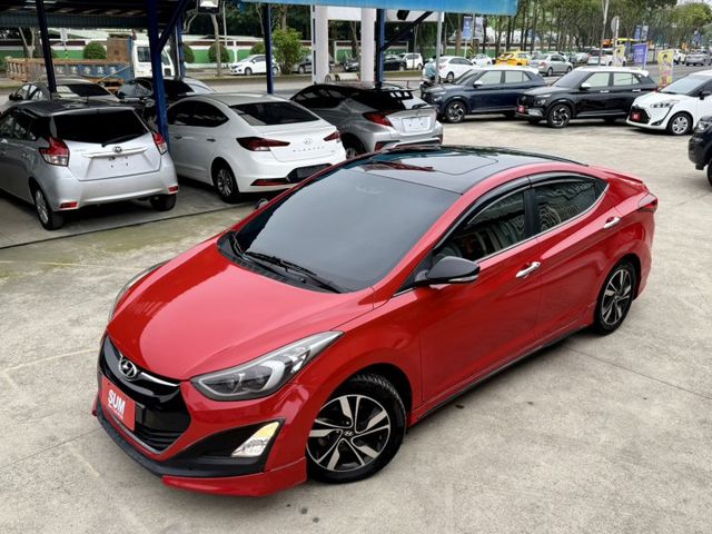 ELANTRA EX 旗艦英倫特仕版 原廠保養紀錄 菱格紋座椅 LED日行燈 定速 天窗 影音配備 後座出風口 分區溫控  第2張相片