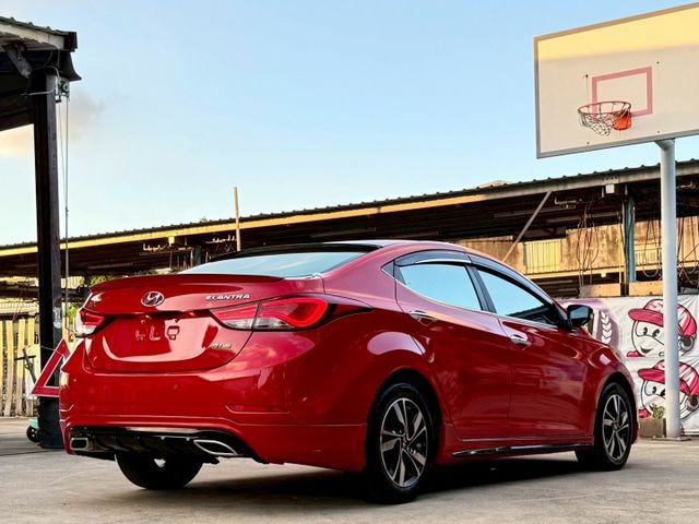 ELANTRA EX 旗艦英倫特仕版 原廠保養紀錄 菱格紋座椅 LED日行燈 定速 天窗 影音配備 後座出風口 分區溫控  第5張相片