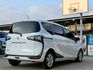僅跑2萬多公里 免鑰匙摸門解鎖啟動 VSC車輛穩定控制系統 AEB緊急煞車系統 LED日行燈 6SRS 車道偏離警示  第3張縮圖