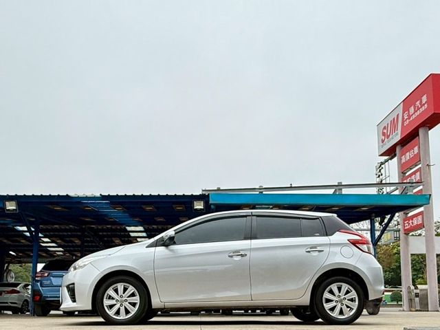 豪華+ 第三方認證 全車原鈑件 免鑰匙啟動車門鎖 恆溫空調 電動折疊後視鏡 方向盤快控鍵 皮革座椅  第5張相片