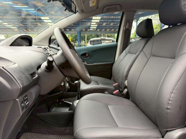 YARIS E版 新手練習、小資代步首選 省油省稅 雙前座氣囊 後視鏡電動調整 冷暖空調 ISOFIX  第6張相片