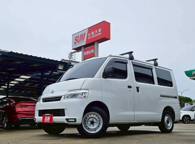 自排 改露營車 YAKIMA車邊帳 百變床椅 僅跑1萬公里 原廠保養紀錄 原廠保固中 CarPlay主機 倒車顯影  第1張相片