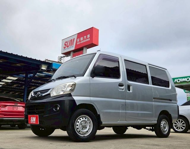 廂車 5人座 5速手排 電子材料用車  非載重物 電動窗 內裝乾淨 底盤完整 後廂無破損  第1張相片