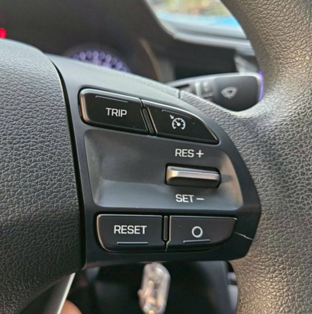 第六代ELANTRA 定速巡航 後座出風口 大螢幕安卓機 無線CarPlay 導航系統 倒車顯影 自動感應頭燈  第11張相片