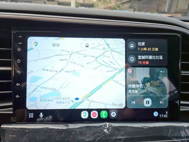 第六代ELANTRA 定速巡航 後座出風口 大螢幕安卓機 無線CarPlay 導航系統 倒車顯影 自動感應頭燈  第17張相片