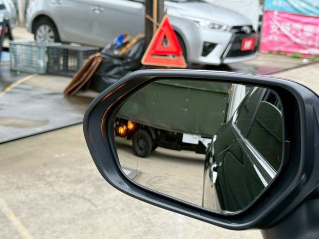 汽油尊爵版 免鑰匙摸門解鎖啟動 全速域ACC 電動座椅 盲點偵測 LED頭燈 CarPlay主機 倒車顯影 分區溫控  第12張相片