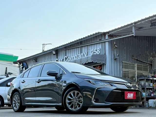油電版 僅跑3萬 全速域ACC 盲點偵測 車道偏離警示 智慧型遠光燈 7SRS氣囊 免鑰匙摸門解鎖啟動 後座出風口  第2張相片