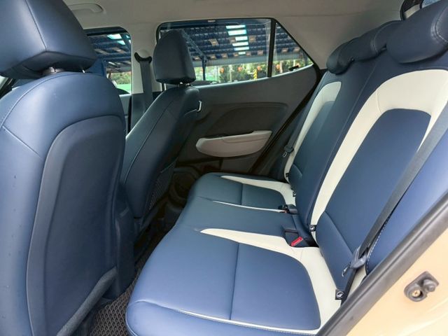 原廠保養紀錄 原廠保固中 奶咖雙色 ACC跟車 LED頭燈 CarPlay 恆溫空調 主動轉向頭燈 車道置中輔助  第8張相片
