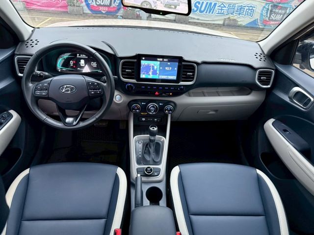 原廠保養紀錄 原廠保固中 奶咖雙色 ACC跟車 LED頭燈 CarPlay 恆溫空調 主動轉向頭燈 車道置中輔助  第9張相片
