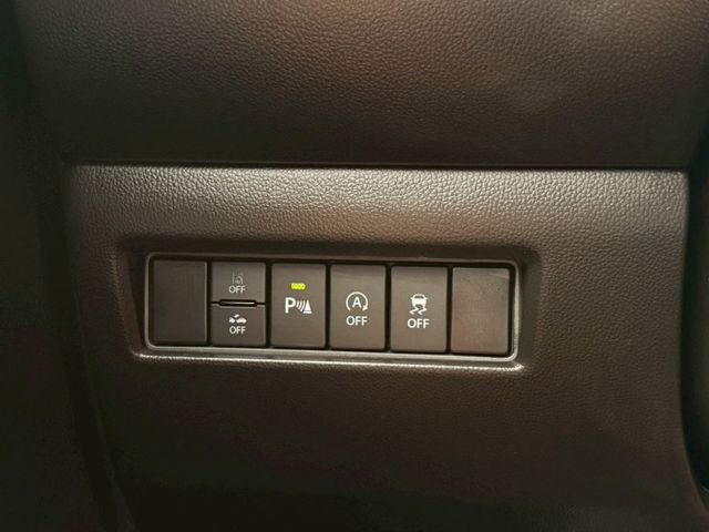 23年式 低里程僅跑2萬多 原廠保養紀錄 ACC跟車 盲點偵測 CARPLAY 倒車顯影 恆溫空調 換檔撥片 LED頭燈  第9張相片