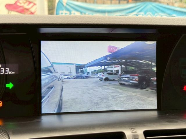 八人座 低里程僅跑7萬公里 雙電動滑門 環景系統 免鑰匙解鎖啟動 車道變換輔助影像 分區溫控 ECO節能模式  第17張相片