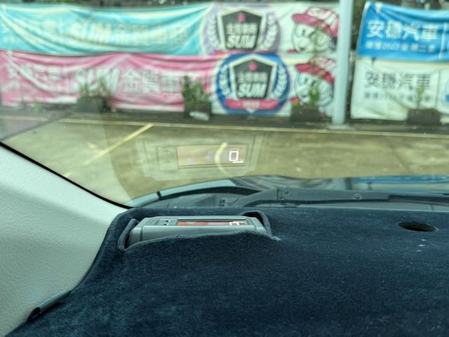 豪華+ 雙電動側滑門 抬頭顯示器 盲點偵測 CarPlay 車頂置放架 導航系統 定速巡航 恆溫空調 免鑰匙摸門解鎖  第11張相片