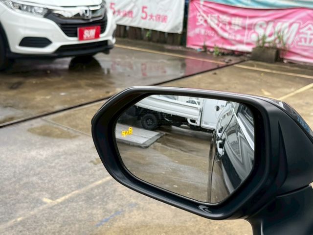 豪華+ 雙電動側滑門 抬頭顯示器 盲點偵測 CarPlay 車頂置放架 導航系統 定速巡航 恆溫空調 免鑰匙摸門解鎖  第12張相片