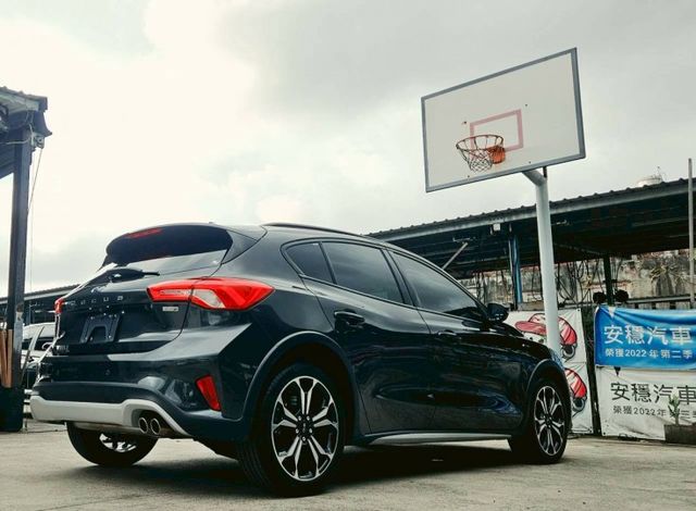 22.5式任性 LEVEL2輔助 數位儀錶 B&O音響 CarPlay 換檔撥片 分區溫控 HUD抬頭顯示器 盲點偵測  第5張相片