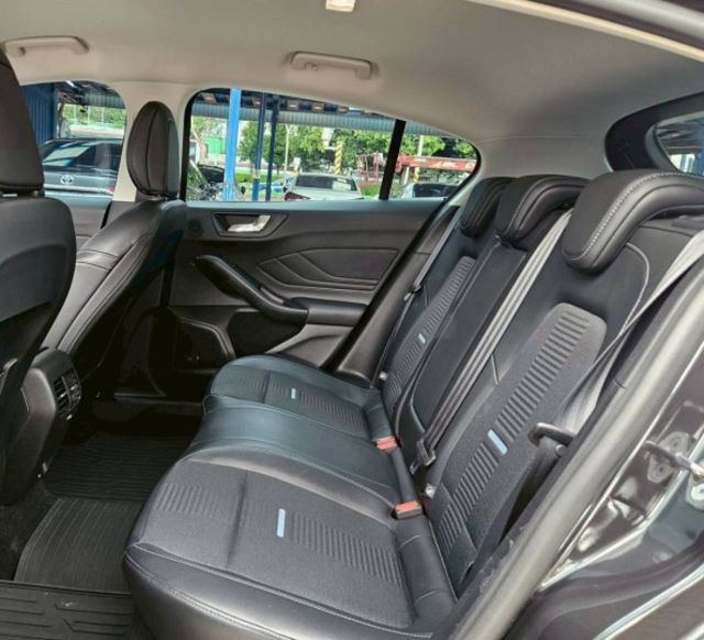 22.5式任性 LEVEL2輔助 數位儀錶 B&O音響 CarPlay 換檔撥片 分區溫控 HUD抬頭顯示器 盲點偵測  第7張相片
