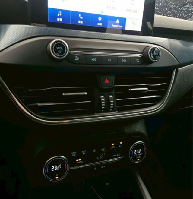 22.5式任性 LEVEL2輔助 數位儀錶 B&O音響 CarPlay 換檔撥片 分區溫控 HUD抬頭顯示器 盲點偵測  第10張相片