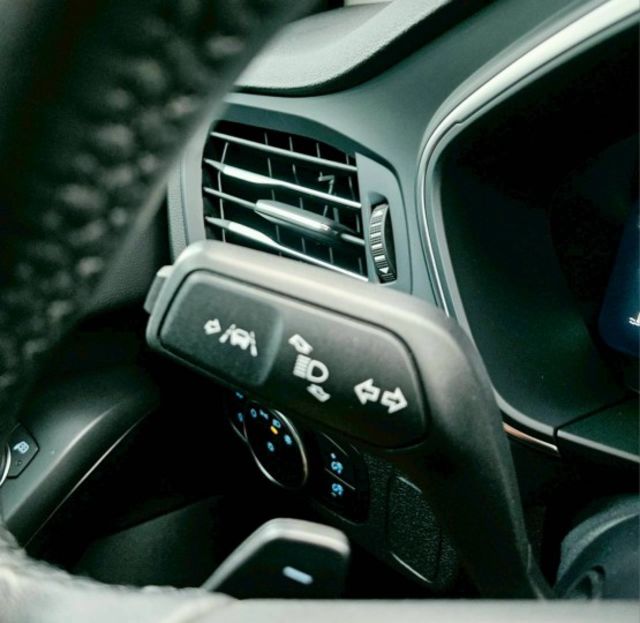 22.5式任性 LEVEL2輔助 數位儀錶 B&O音響 CarPlay 換檔撥片 分區溫控 HUD抬頭顯示器 盲點偵測  第11張相片