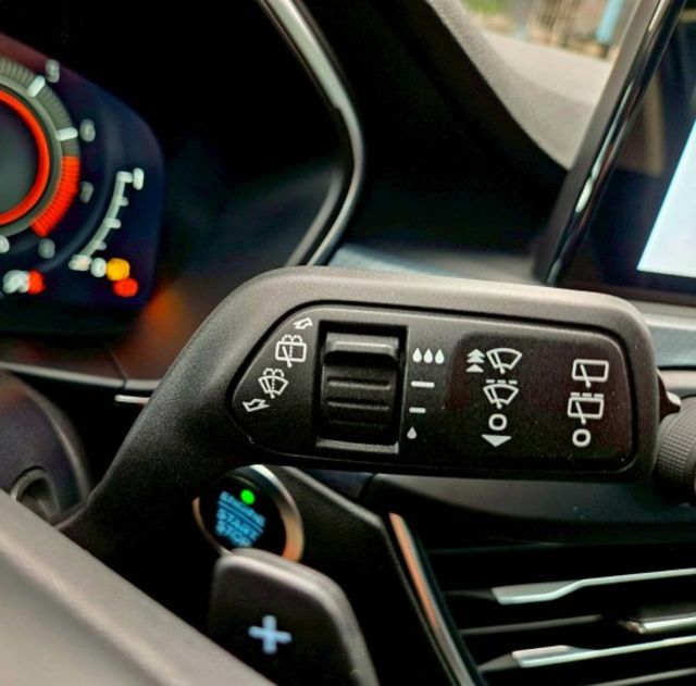 22.5式任性 LEVEL2輔助 數位儀錶 B&O音響 CarPlay 換檔撥片 分區溫控 HUD抬頭顯示器 盲點偵測  第12張相片