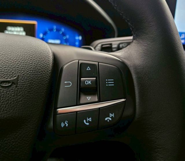 22.5式任性 LEVEL2輔助 數位儀錶 B&O音響 CarPlay 換檔撥片 分區溫控 HUD抬頭顯示器 盲點偵測  第16張相片