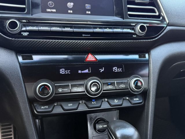 SPORT 極速型 換檔撥片 盲點偵測 CarPlay主機 免鑰匙解鎖啟動 分區溫控 倒車顯影 定速巡航 可調式閥門  第12張相片