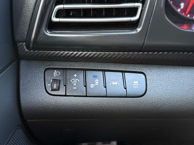 SPORT 極速型 換檔撥片 盲點偵測 CarPlay主機 免鑰匙解鎖啟動 分區溫控 倒車顯影 定速巡航 可調式閥門  第14張相片